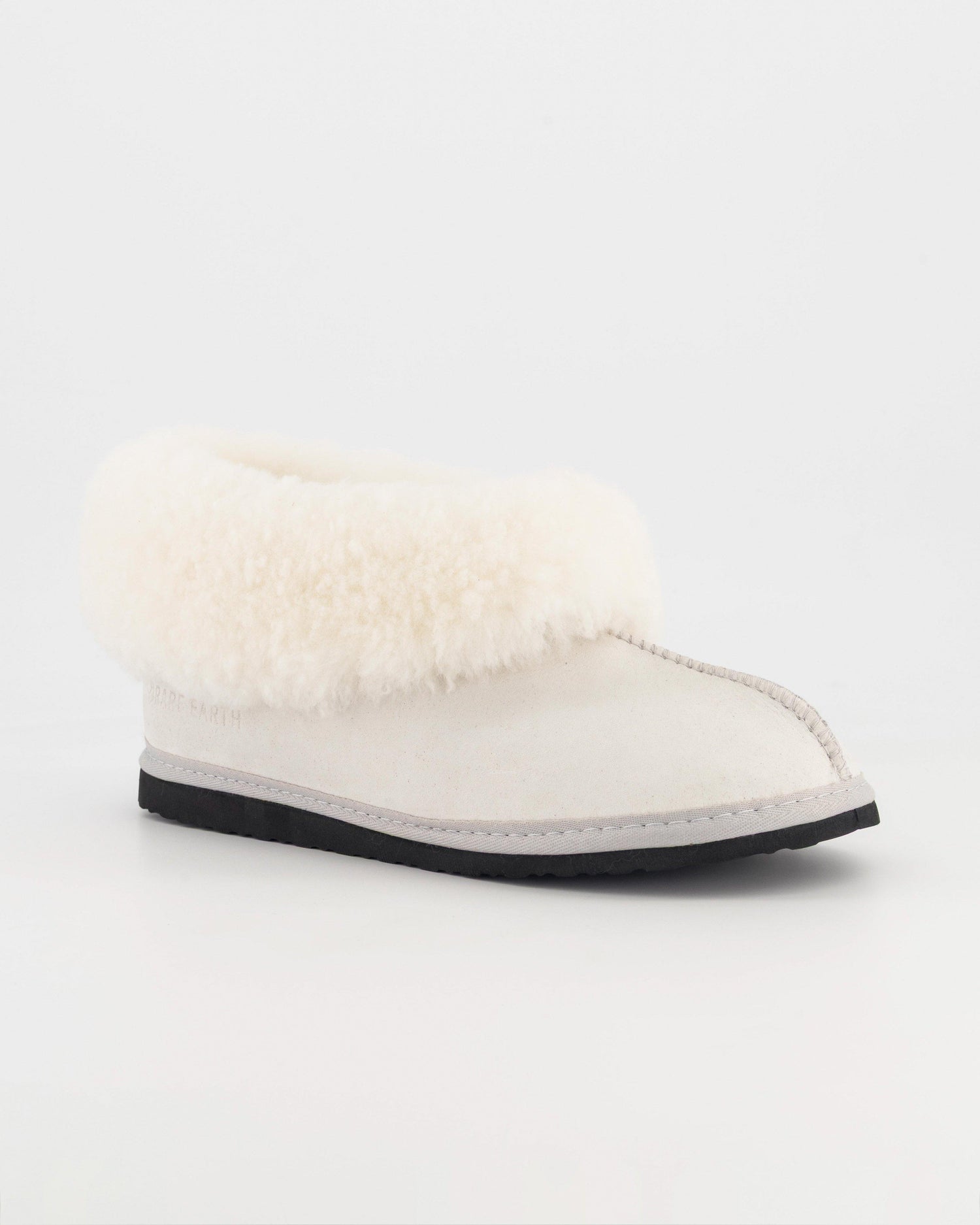 Rare Earth Women’s Sheepskin Nubuck Slippers