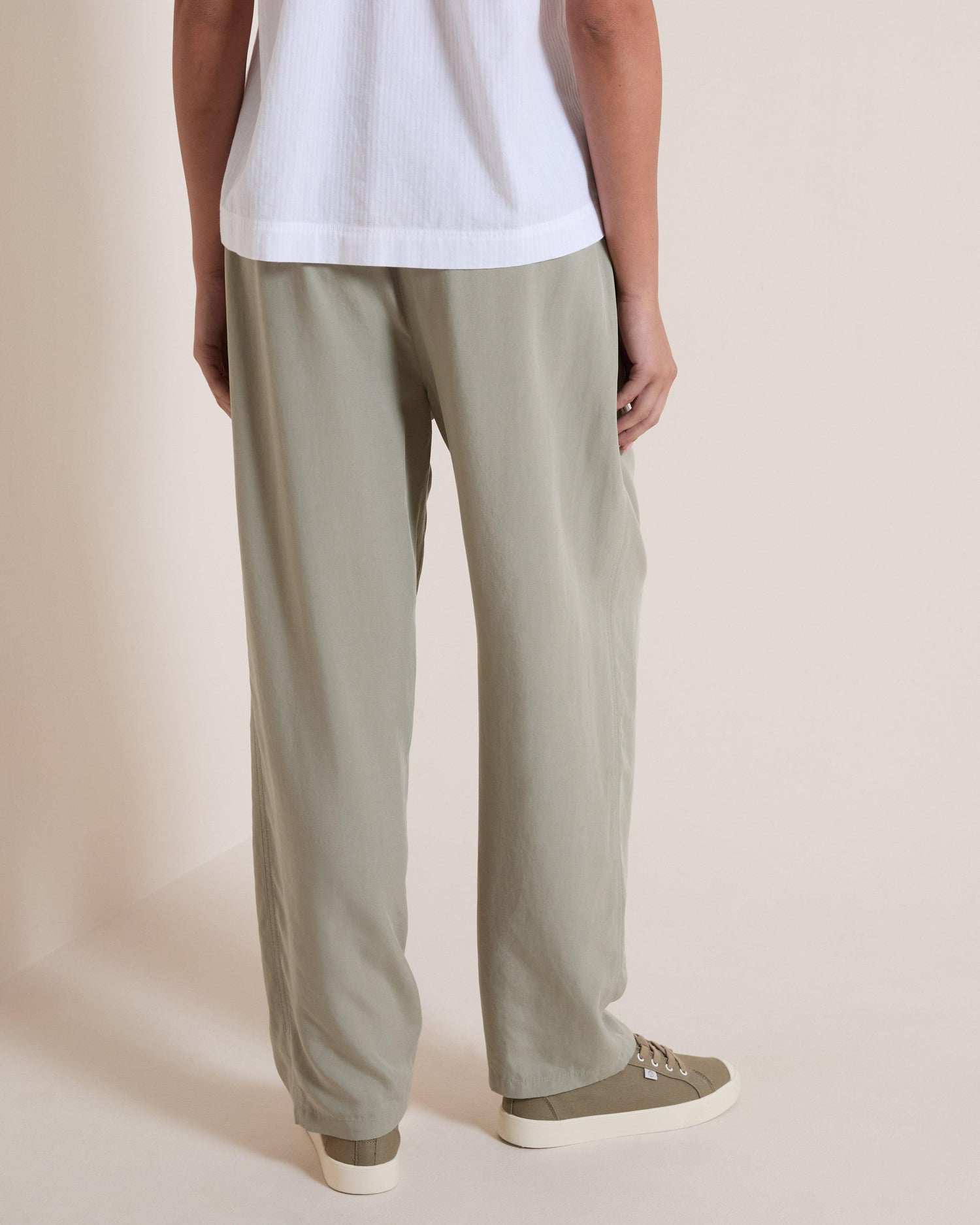 Rare Earth Women’s Jasmine Tencel Pants Sage
