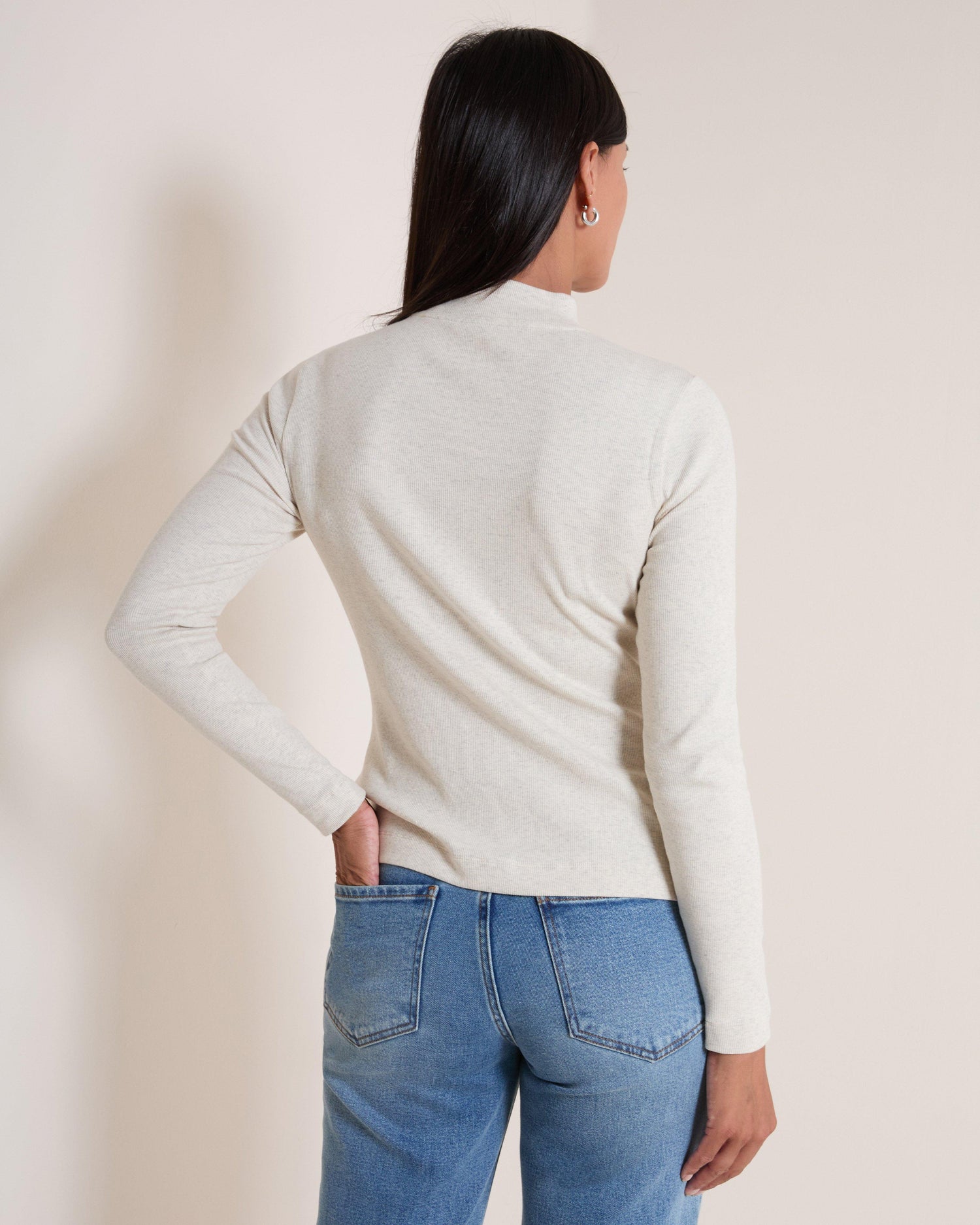 Rare Earth Women's Rose Ribbed Funnel Neck Top